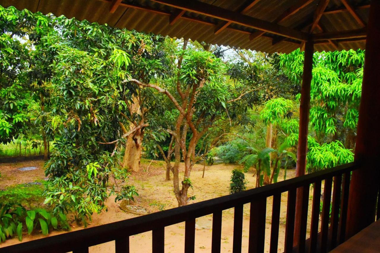 Jungle House Villa Udawalawe Exterior photo