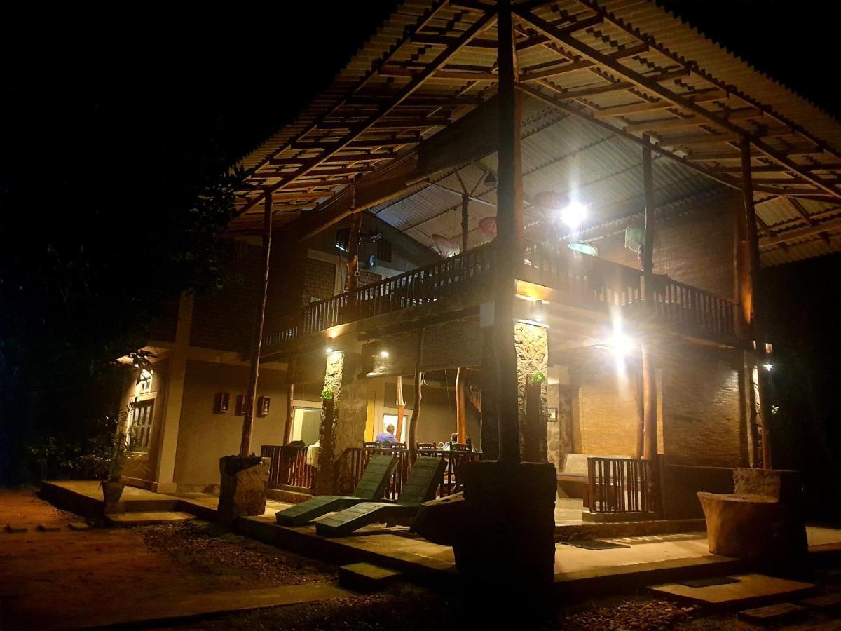 Jungle House Villa Udawalawe Exterior photo