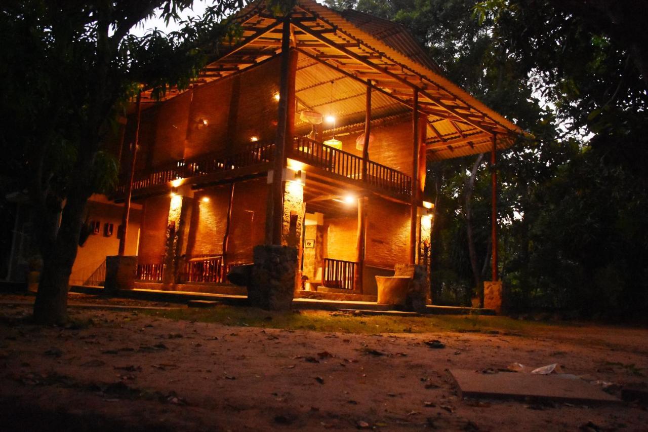 Jungle House Villa Udawalawe Exterior photo