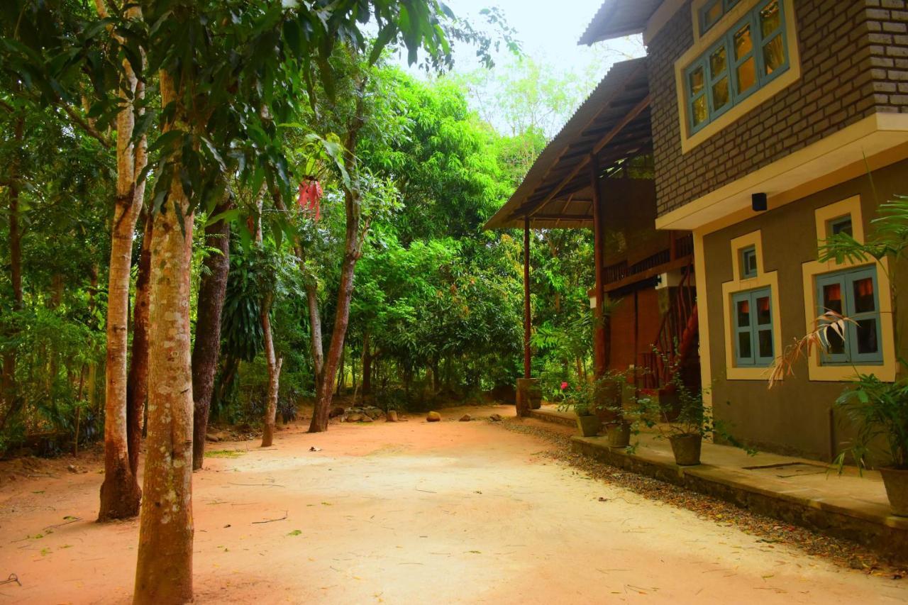 Jungle House Villa Udawalawe Exterior photo