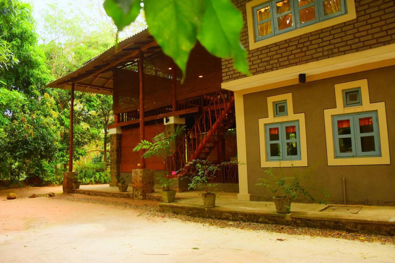 Jungle House Villa Udawalawe Exterior photo
